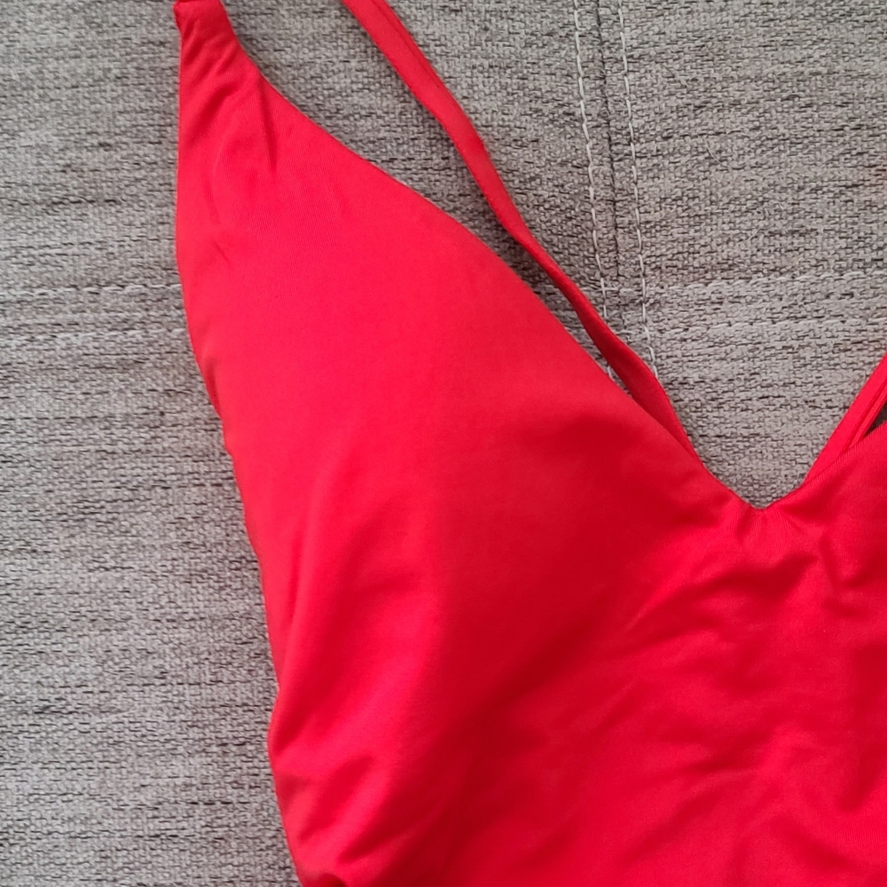 Trina Turk Monaco Twistback One Piece Swimsuit in Flame Sz 6 - Picture 4 of 11